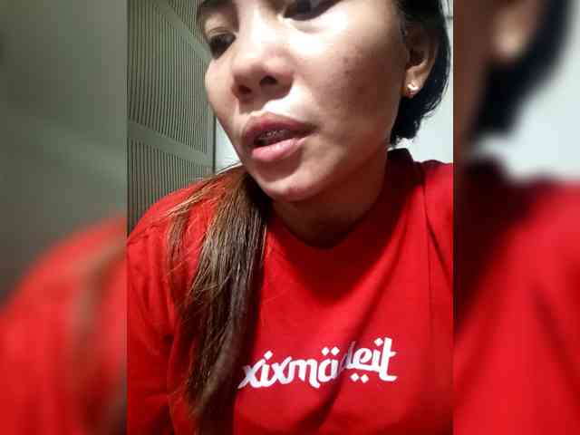 SweetKittyx22 webcam