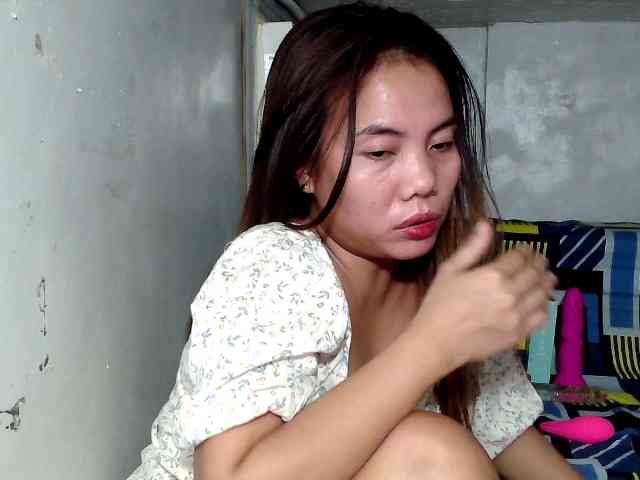 SweetKittyx22 webcam