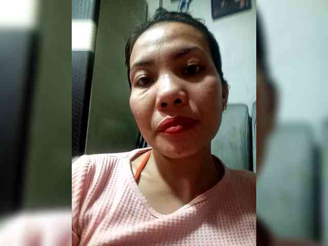 SweetKittyx22 webcam