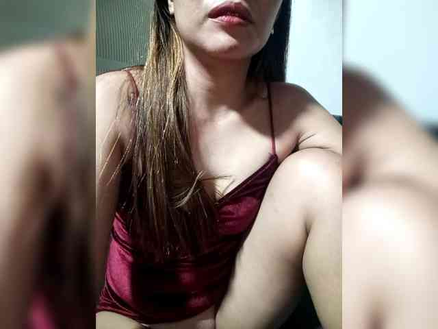 SweetKittyx22 webcam