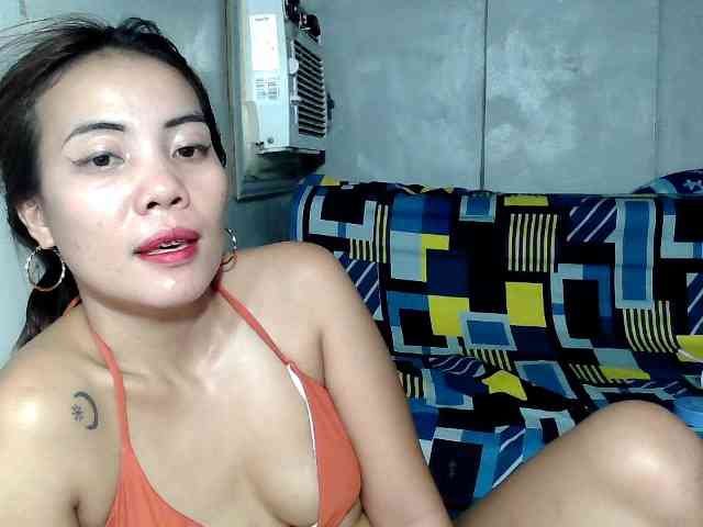 SweetKittyx22 webcam