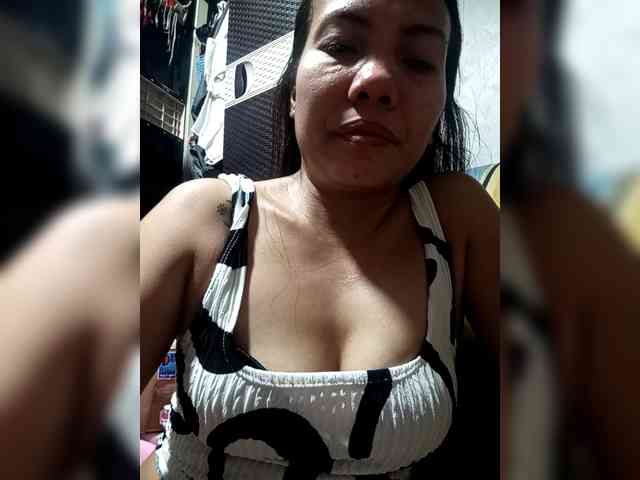 SweetKittyx22 webcam