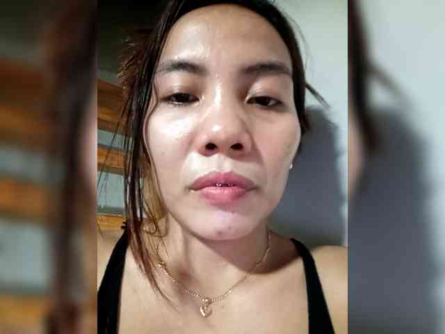 SweetKittyx22 webcam