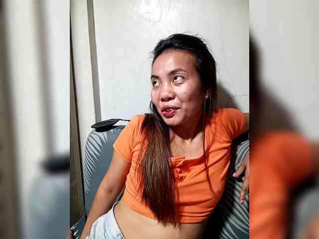 SweetKittyx22 webcam