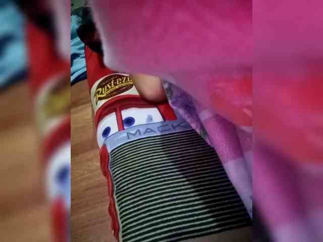 SweetKittyx22 webcam