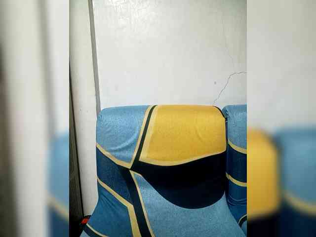 SweetKittyx22 webcam