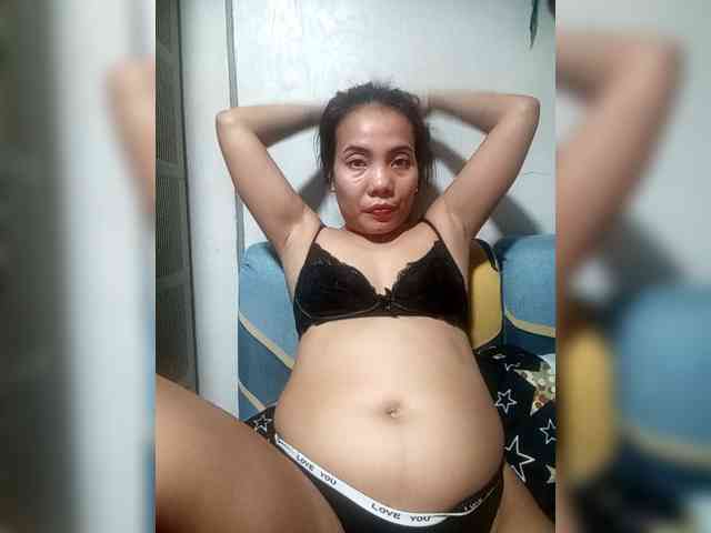 SweetKittyx22 webcam