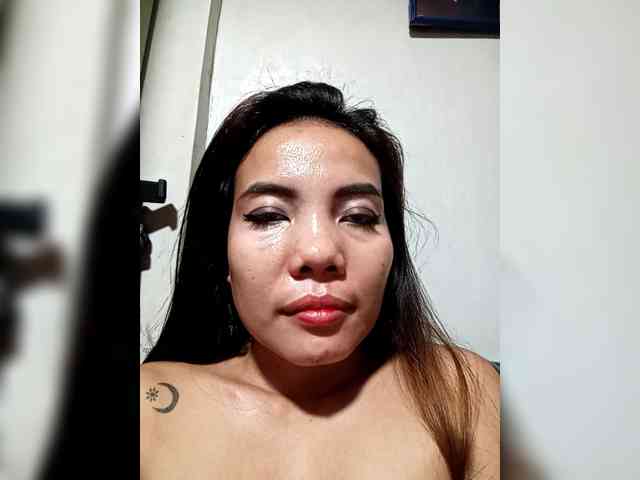 SweetKittyx22 webcam