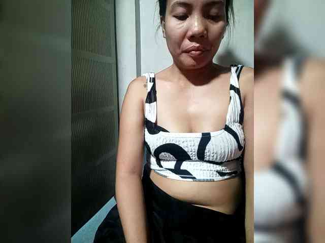 SweetKittyx22 webcam