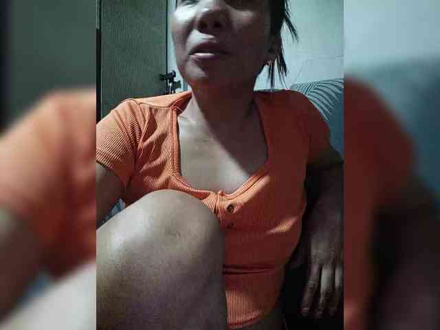 SweetKittyx22 webcam