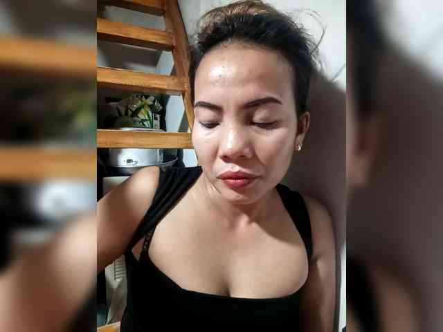 SweetKittyx22 webcam