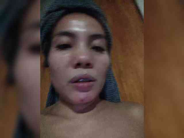 SweetKittyx22 webcam