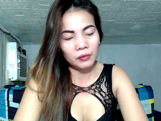 SweetKittyx22 webcam