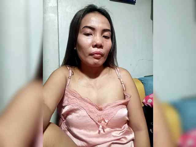 SweetKittyx22 webcam