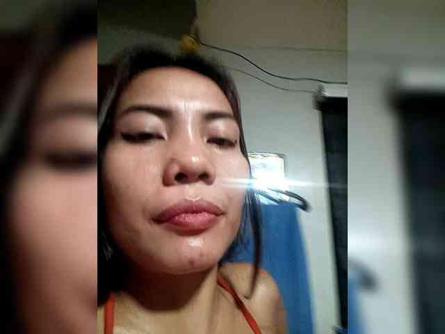 SweetKittyx22 webcam