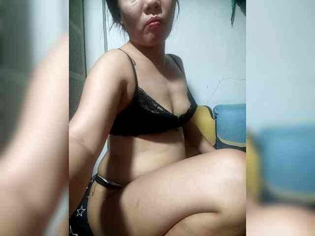 SweetKittyx22 webcam