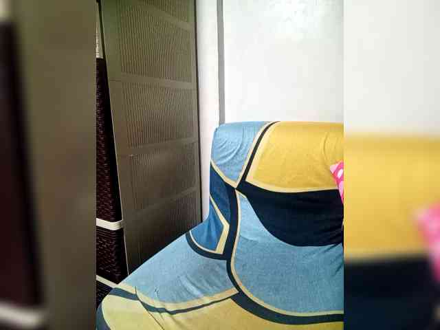 SweetKittyx22 webcam