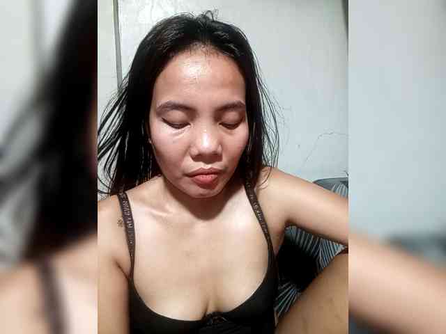 SweetKittyx22 webcam