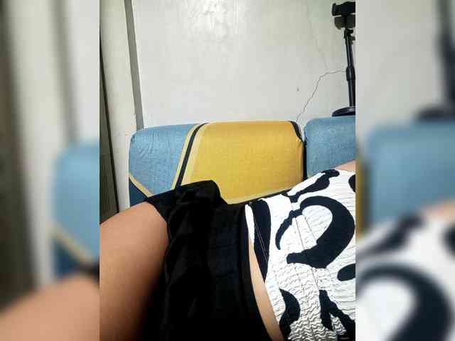 SweetKittyx22 webcam