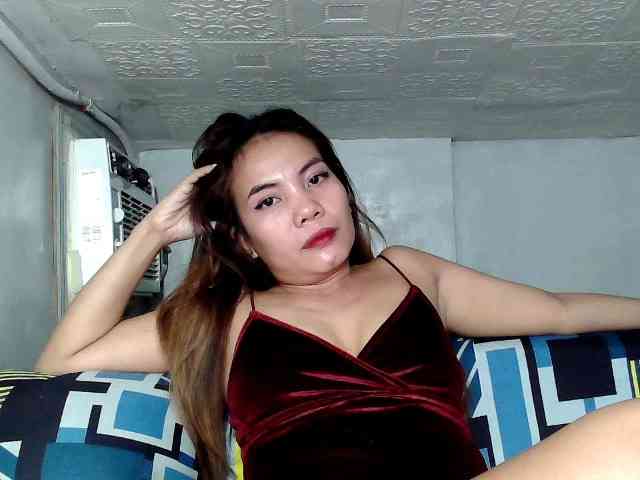 SweetKittyx22 webcam