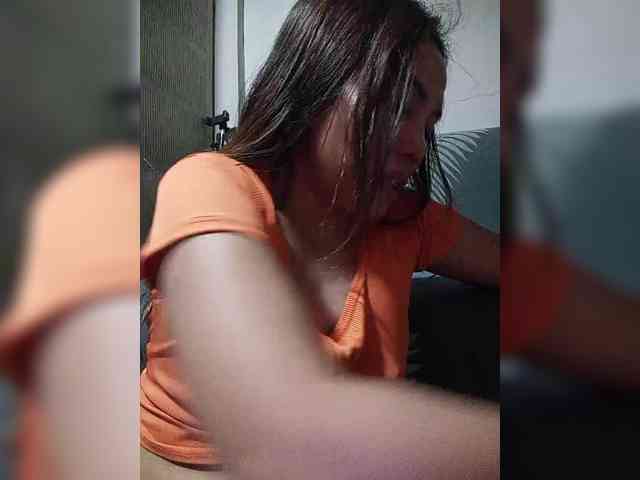 SweetKittyx22 webcam