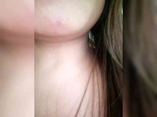 SweetKittyx22 webcam