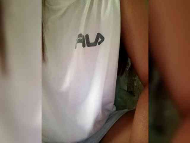 SweetKittyx22 webcam