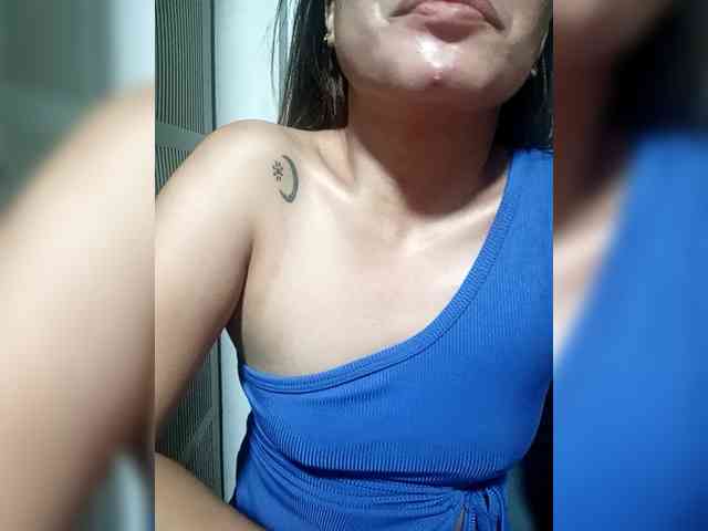 SweetKittyx22 webcam