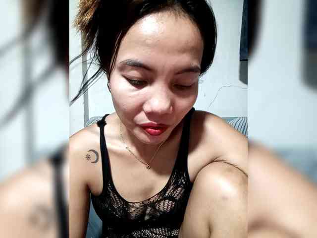 SweetKittyx22 webcam