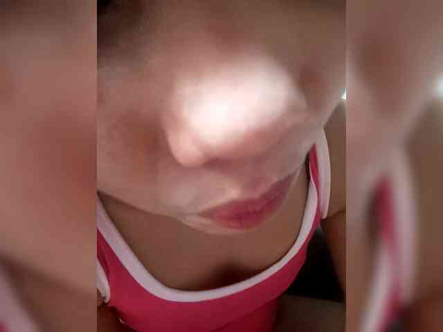 SweetKittyx22 webcam