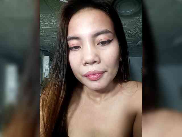 SweetKittyx22 webcam