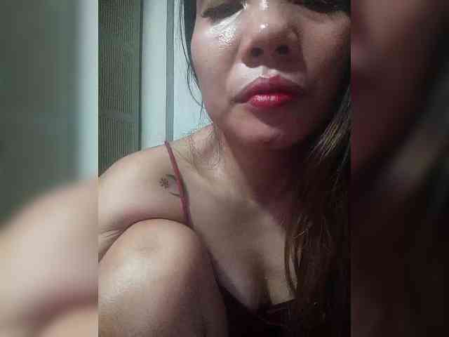 SweetKittyx22 webcam