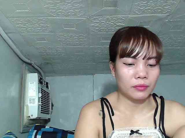 SweetKittyx22 webcam