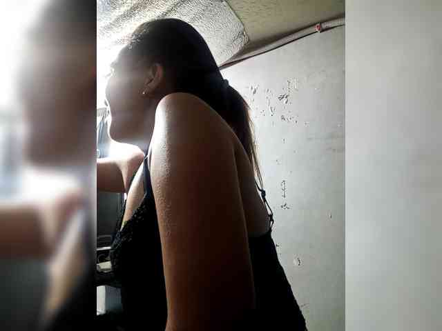 SweetKittyx22 webcam