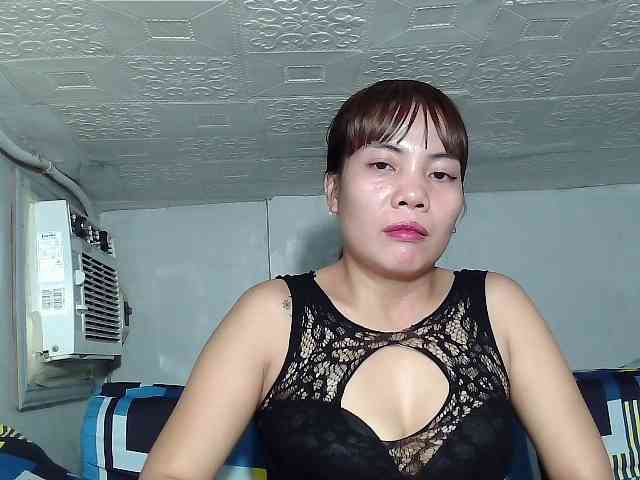 SweetKittyx22 webcam