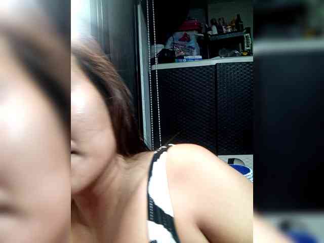 SweetKittyx22 webcam