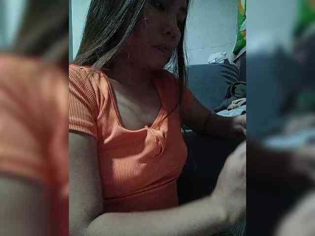 SweetKittyx22 webcam