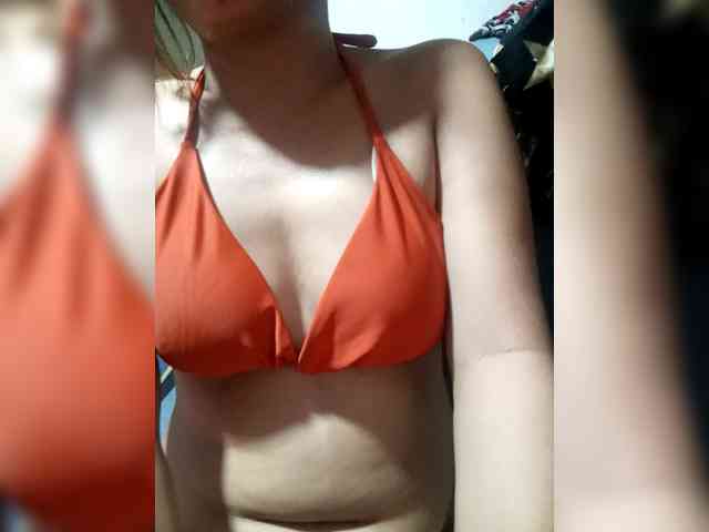 SweetKittyx22 webcam