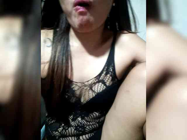 SweetKittyx22 webcam