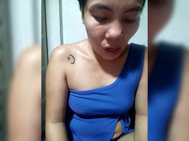 SweetKittyx22 webcam