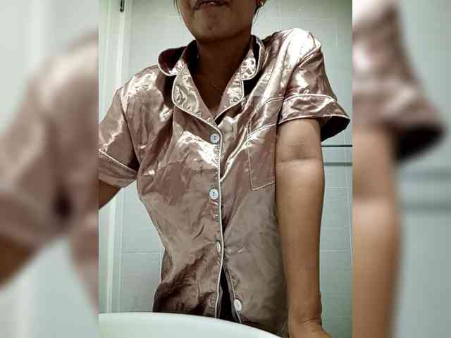 SweetKittyx22 webcam