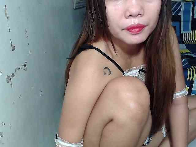 SweetKittyx22 webcam