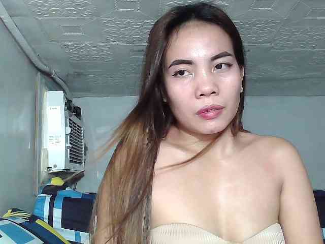 SweetKittyx22 webcam