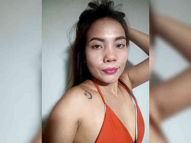 SweetKittyx22 webcam