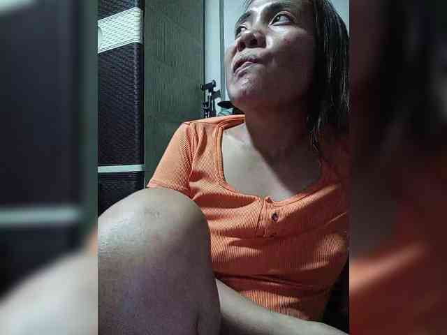 SweetKittyx22 webcam