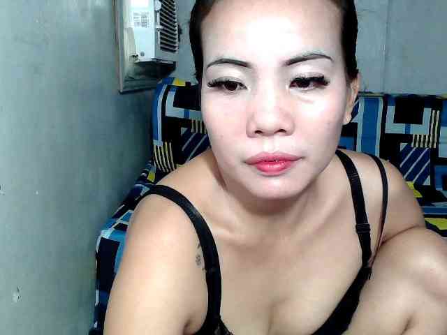 SweetKittyx22 webcam