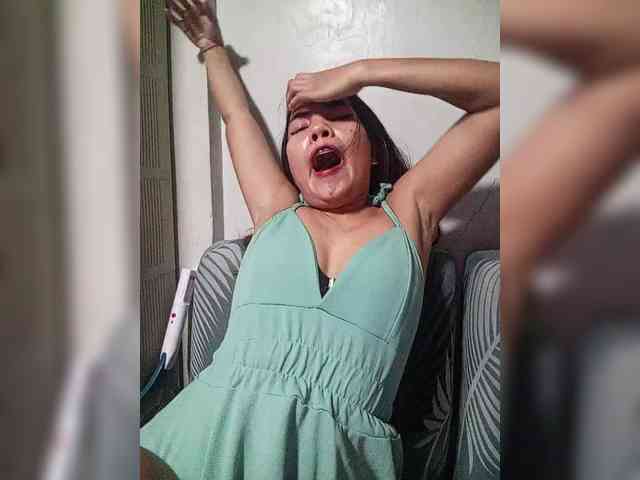 SweetKittyx22 webcam