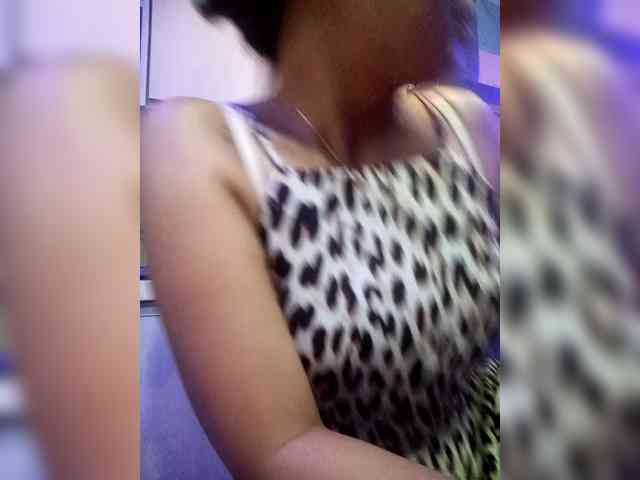 SweetKittyx22 webcam