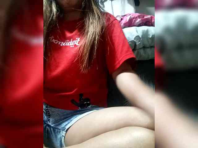 SweetKittyx22 webcam