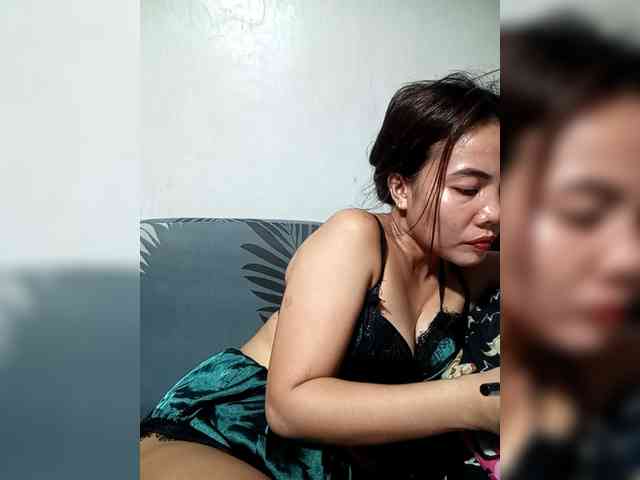 SweetKittyx22 webcam